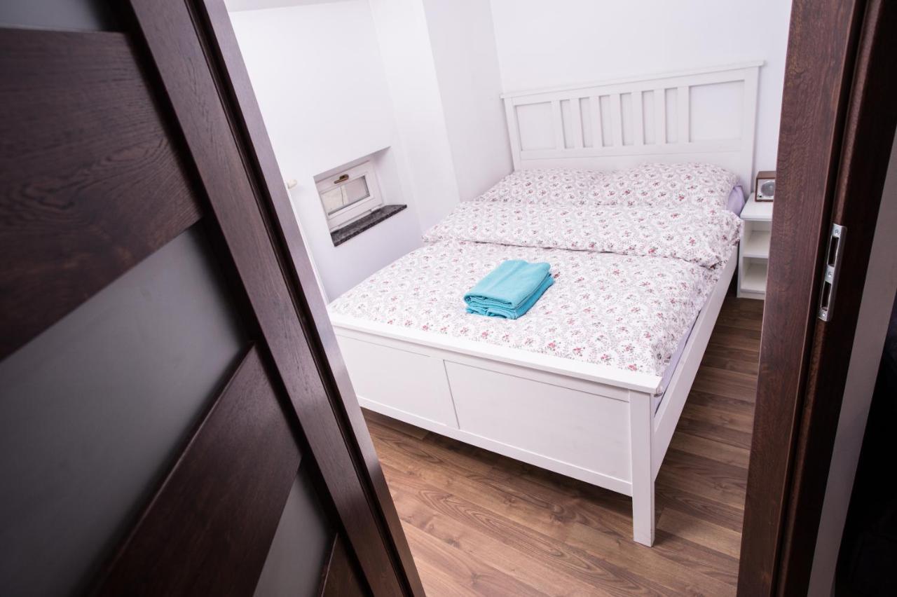 Mirror Apartments Krakow Ngoại thất bức ảnh