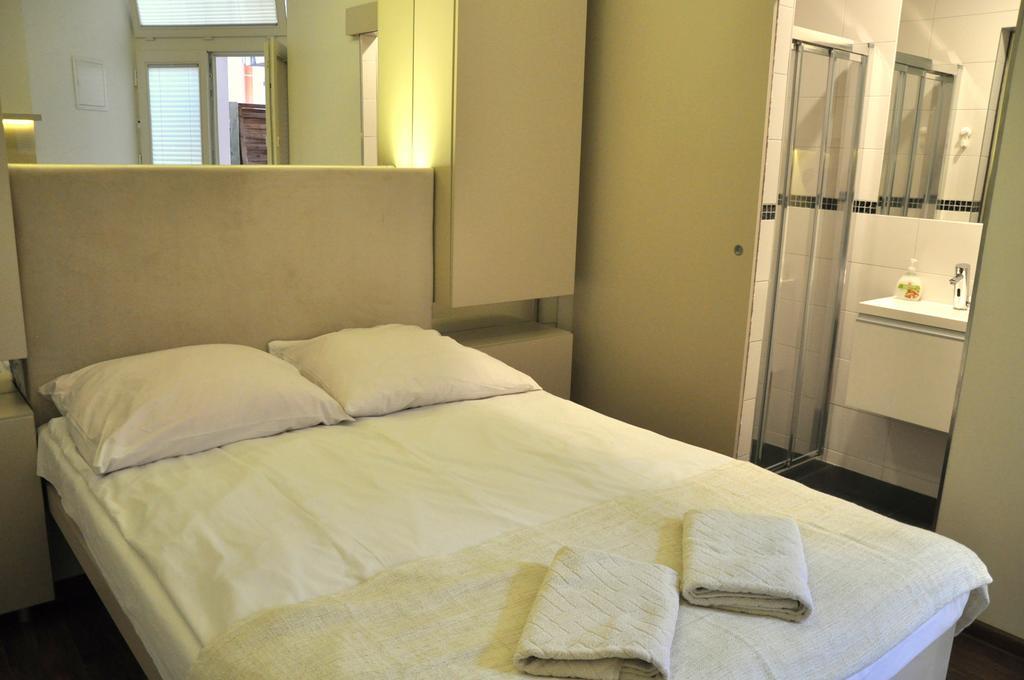 Mirror Apartments Krakow Ngoại thất bức ảnh